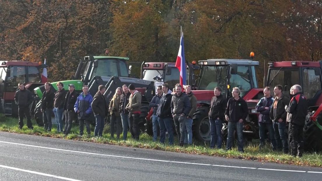 Protesterende boeren voor hun trekkers