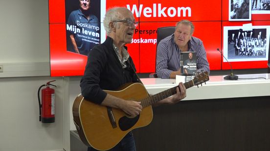 Raymond van het Groenewoud brengt een eerbetoon aan Jan Boskamp