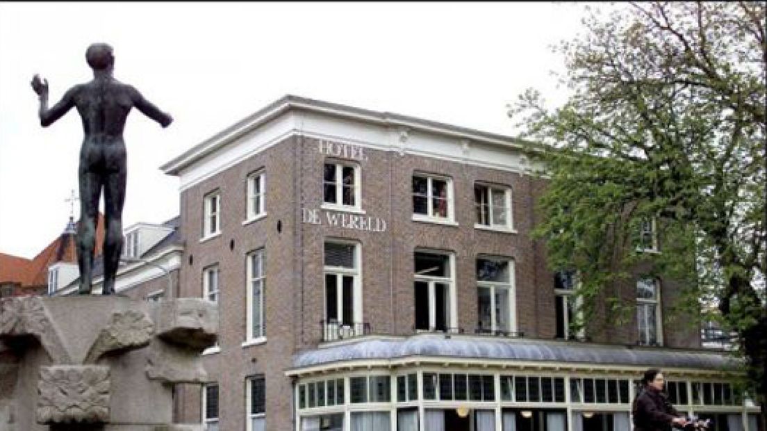 Hotel de Wereld in Wageningen wordt voor bijna 2 miljoen euro verkocht.