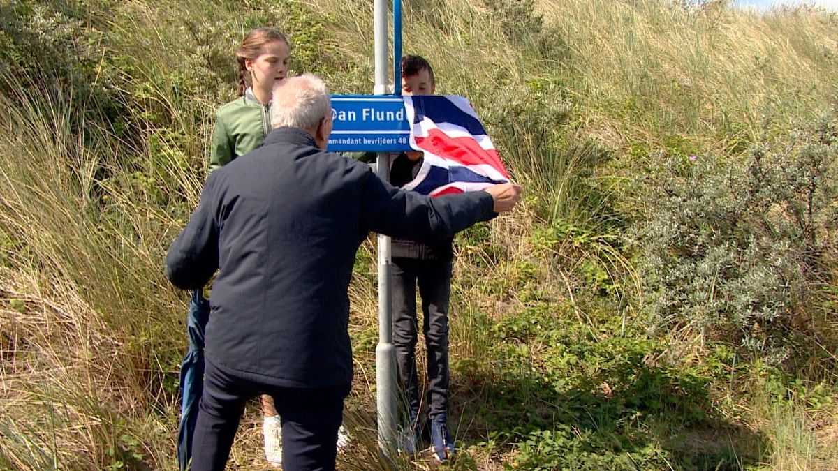 Officier die Zoutelande redde heeft nu zijn eigen pad in de duinen