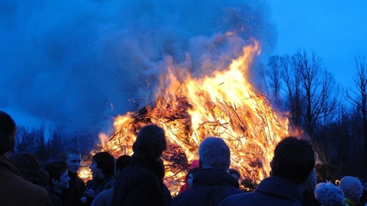 Brandweer houdt paasvuren scherp in de gaten