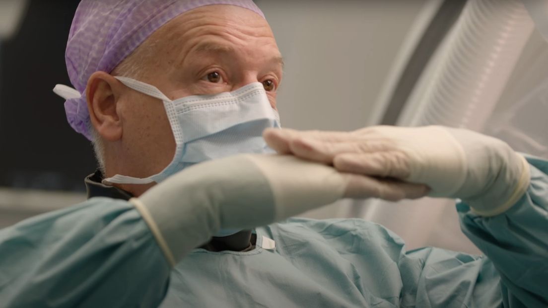 Cardioloog Lucas Boersma van het St. Antonius Ziekenhuis voerde donderdag een bijzondere operatie uit