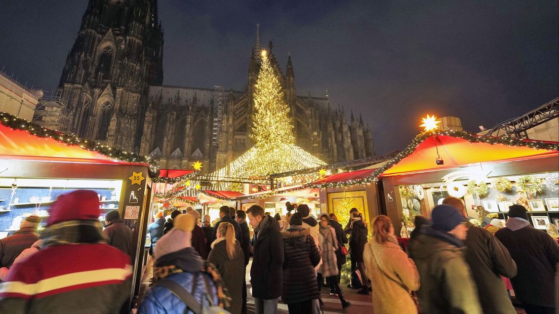Veel Nederlanders gaan naar de kerstmarkt in Keulen