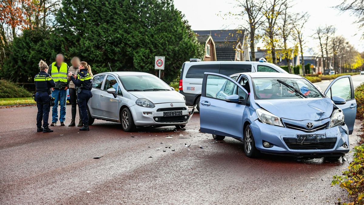Botsing op de Heerenveenseweg in Wolvega