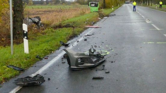112 Nieuws: Zwaar ongeval met streekbus vlak over de grens, negen gewonden. 112 Nieuws: Zwaar ongeval met streekbus vlak over de grens, negen gewonden.
