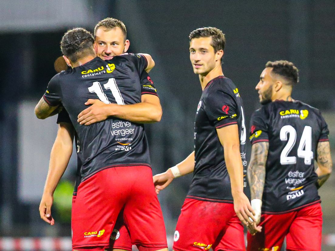 Thomas Oude Kotte viert de goal tegen FC Dordrecht (Bron: VK Sportphoto)