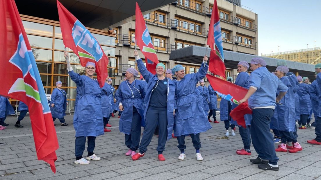 Het personeel voert actie bij het LUMC