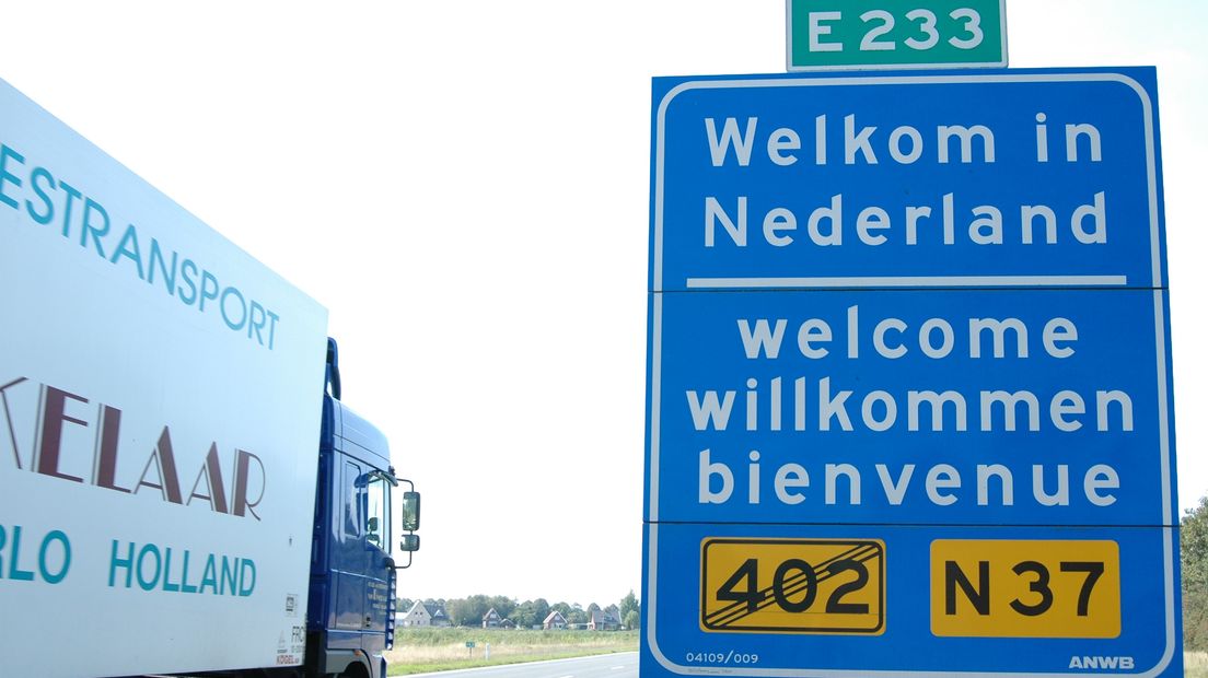De E233 (Rechten: Eems Dollard Regio)