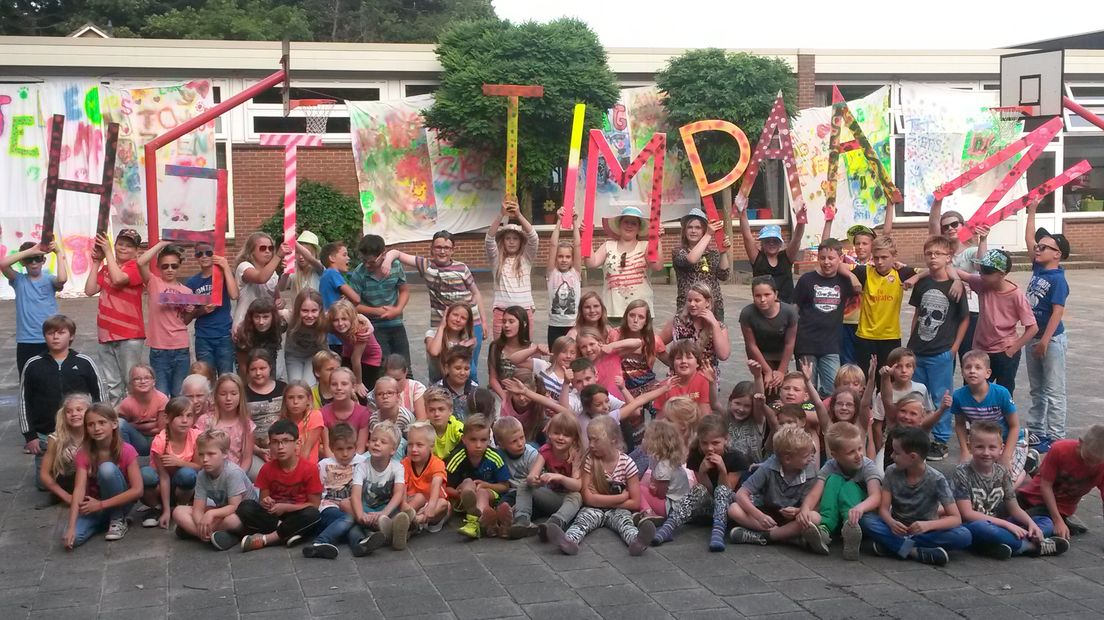 Voor veel basisschoolkinderen in Gelderland is het vandaag (of morgen) de laatste schooldag, maar voor een aantal is het ook hun laatste dag in de school ooit.