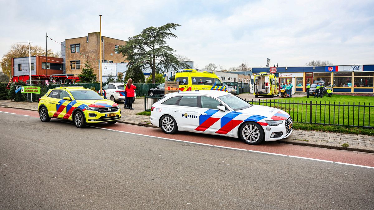Voetganger gewond na ongeluk op parkeerterrein in Sneek | File op A7 na ongeluk met twee bestelbusse