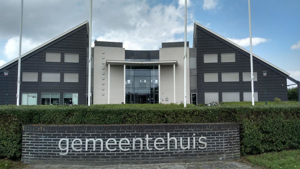 VVD'er Deurloo stapt tijdens raadsvergadering uit fractie Tholen na telefoontje partijbestuur