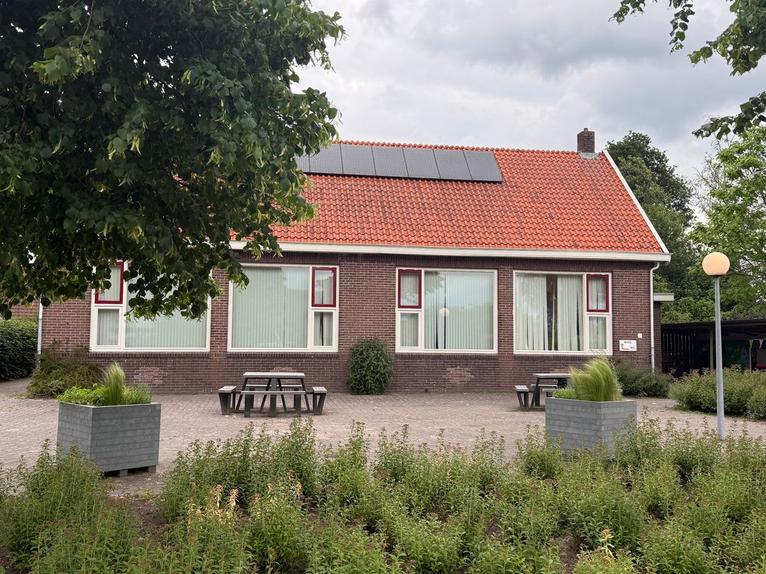 Eerste ton voor renovatie dorpshuis in Eexterzandvoort moet half miljoen losweken