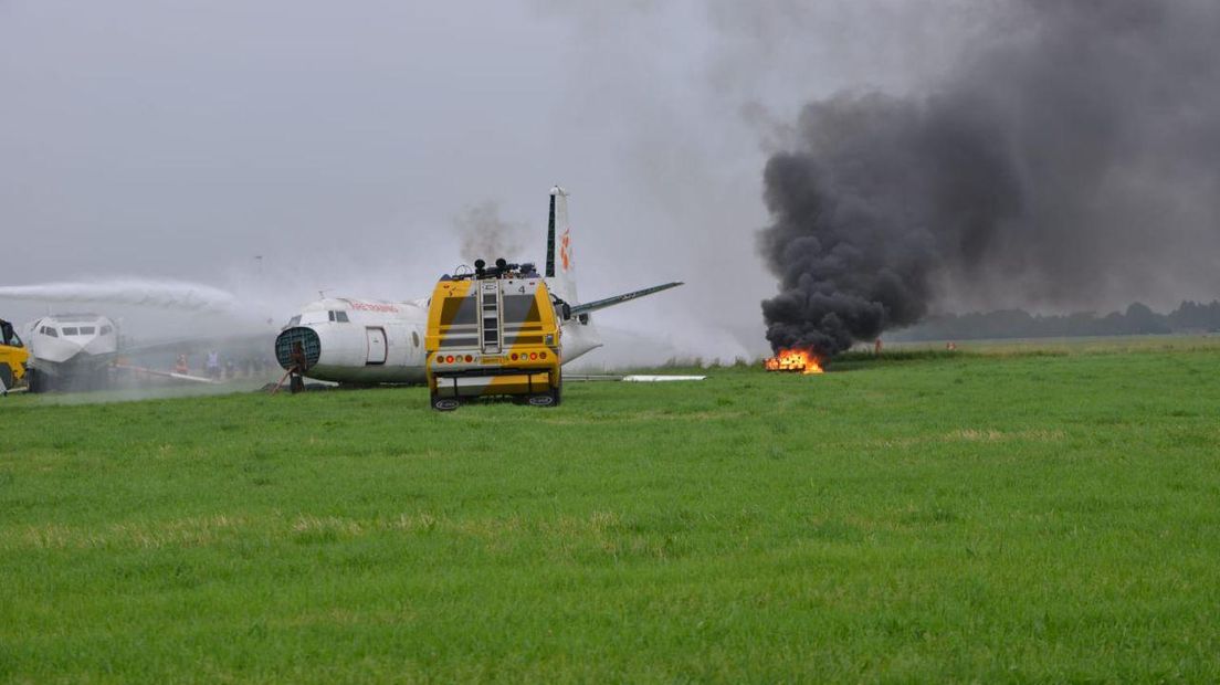 De brandweer moest aan de bak bij de oefening (Rechten: Van Oost Media)