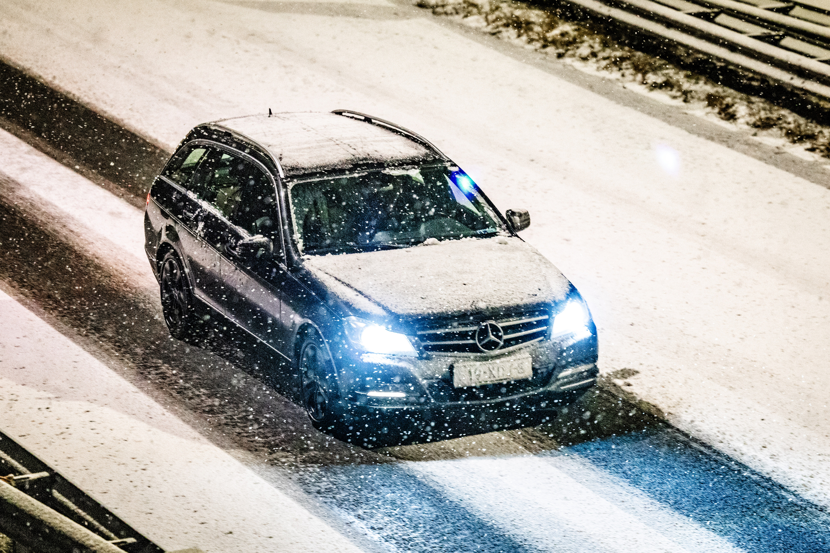 Onverwacht ging het rijexamen door, ondanks de sneeuw.