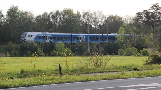 Treinverkeer stilgelegd na aanrijding Haarle | Natuurbrand in Holten. Treinverkeer stilgelegd na aanrijding Haarle | Natuurbrand in Holten.