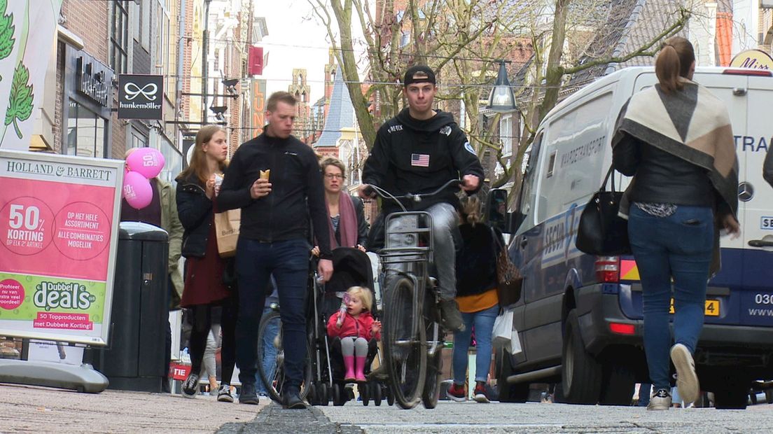 Koopzondag winkelend publiek