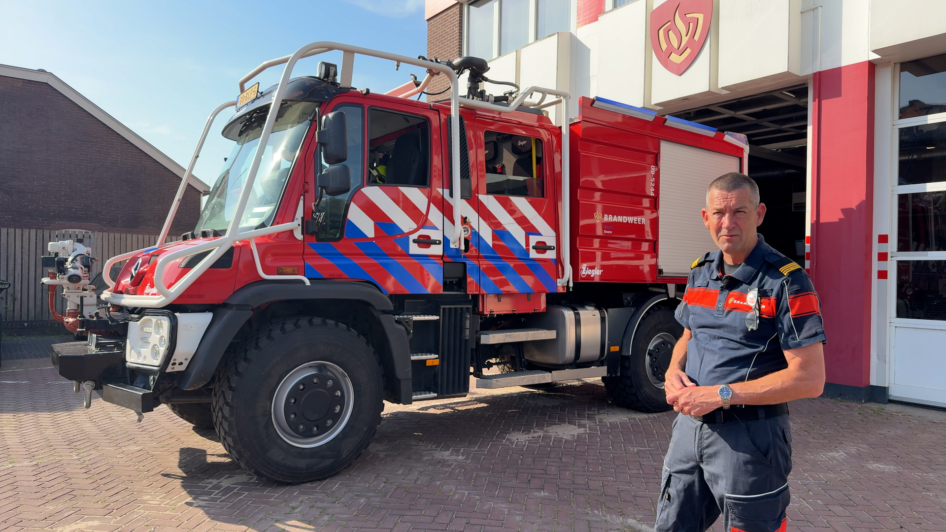 Hitte vergroot kans op natuurbrand: brandweer zet speciale voertuigen in