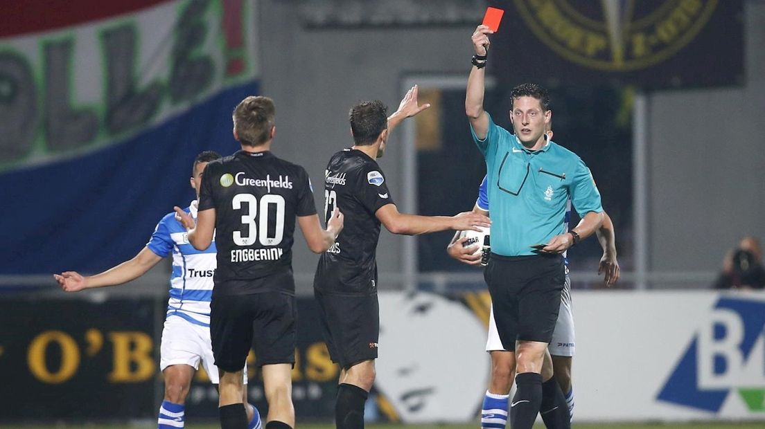 Engberink krijgt rood van Manschot