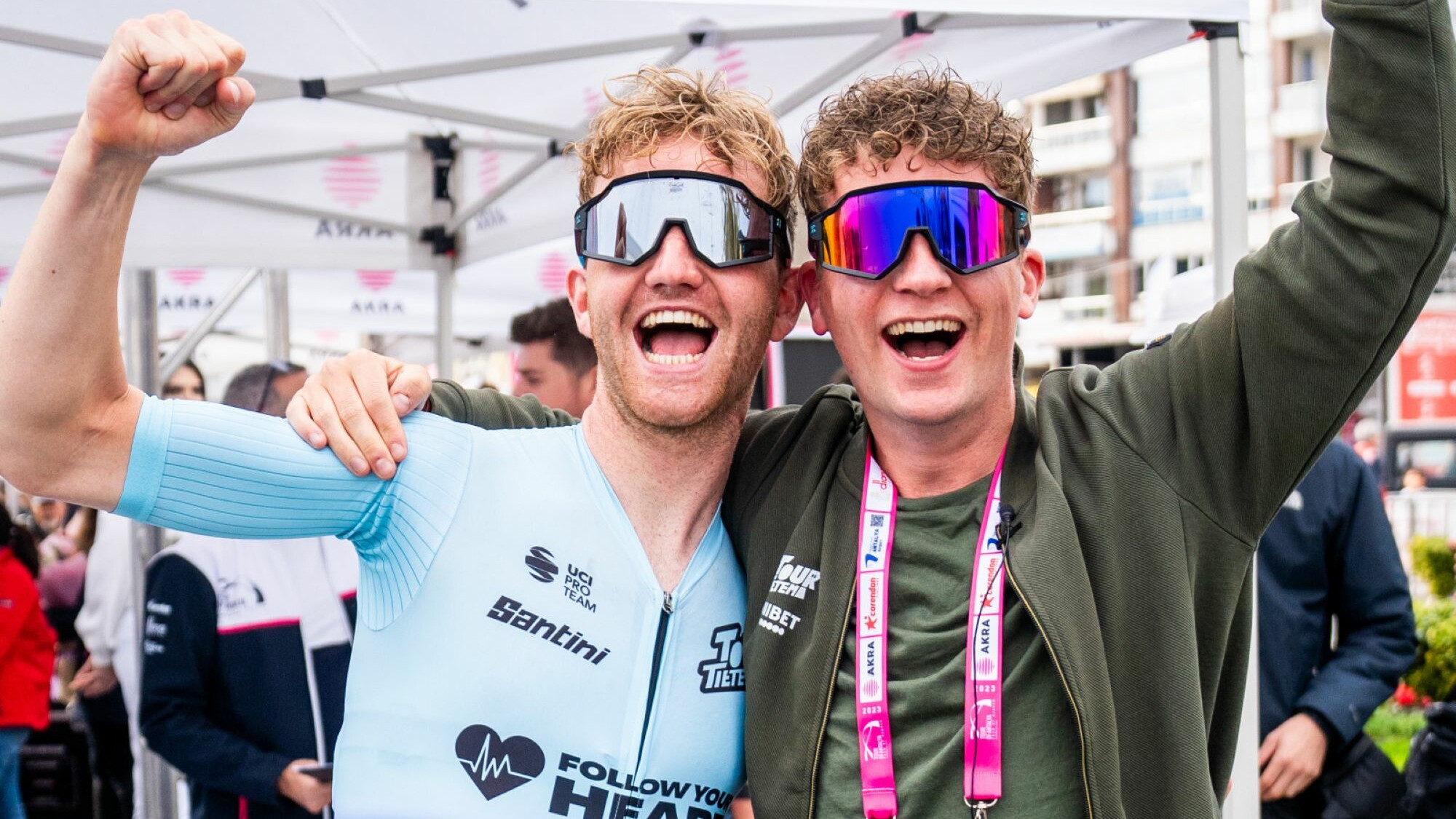 Hartthijs de Vries en Josse Wester nei de oerwinning yn de Ronde fan Antalya