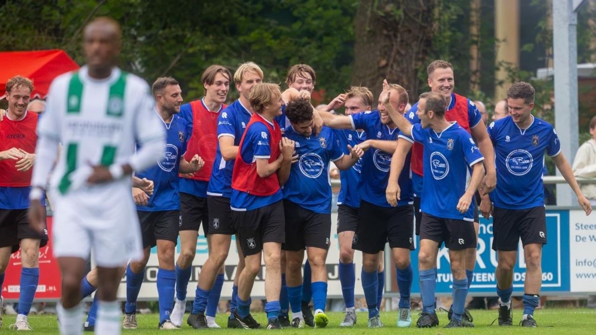 FC Groningen scoort erop los tegen VV Peize; hoogtepunt komt van de amateurs