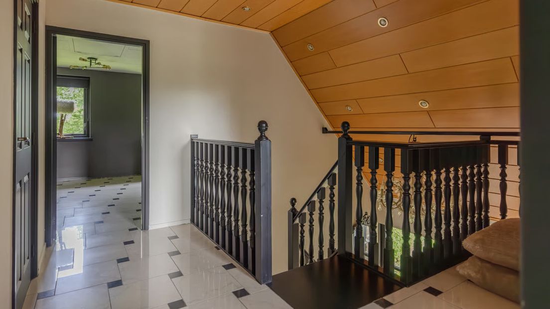 Dit huis bij Drogeham staat voor 2,2 miljoen te koop