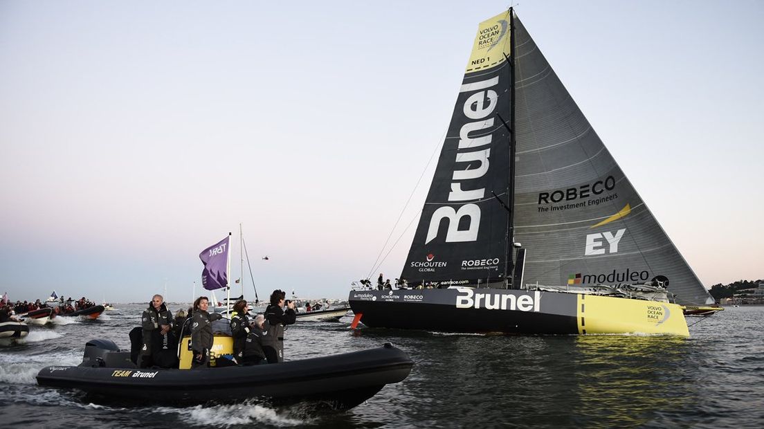 Team Brunel wint 7e etappe in Lissabon (Ricardo Pinto / Volvo Ocean Race)