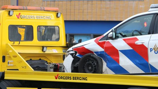 Politieauto betrokken bij aanrijding Hengelo. Politieauto betrokken bij aanrijding Hengelo.