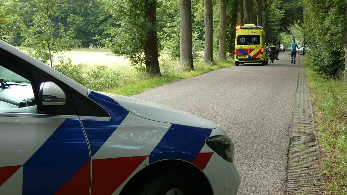 Ongeluk in Hoogersmilde: auto op de kop, jongen gewond