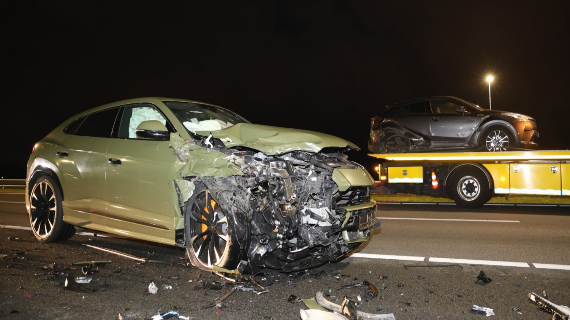 De gecrashte auto van Elro Elia