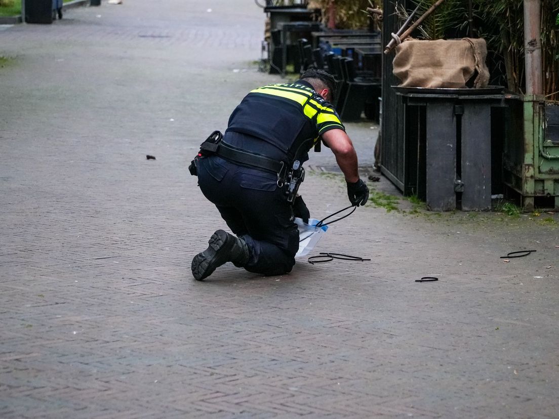 De politie doet onderzoek op de Librijesteeg.