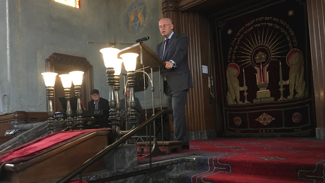 Minister Grapperhaus spreekt in de synagoge