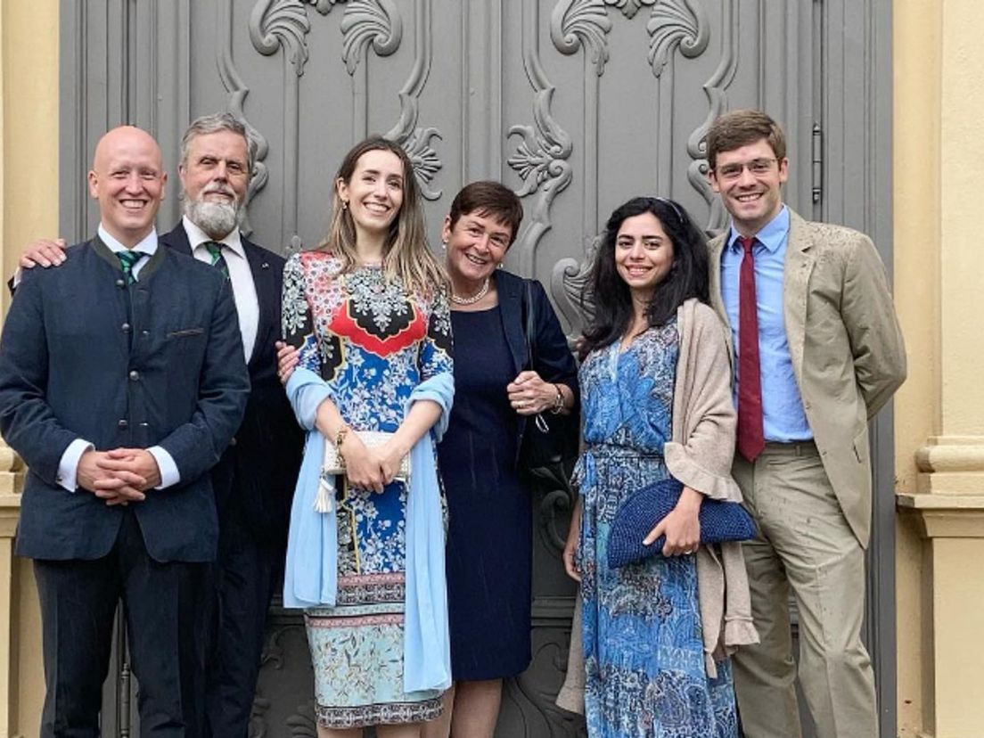 De familie Von Mecklenburg met Hande en Alex