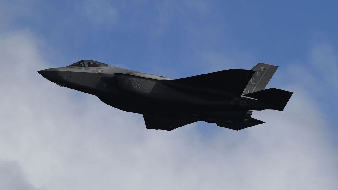 Een F-35 in de lucht
