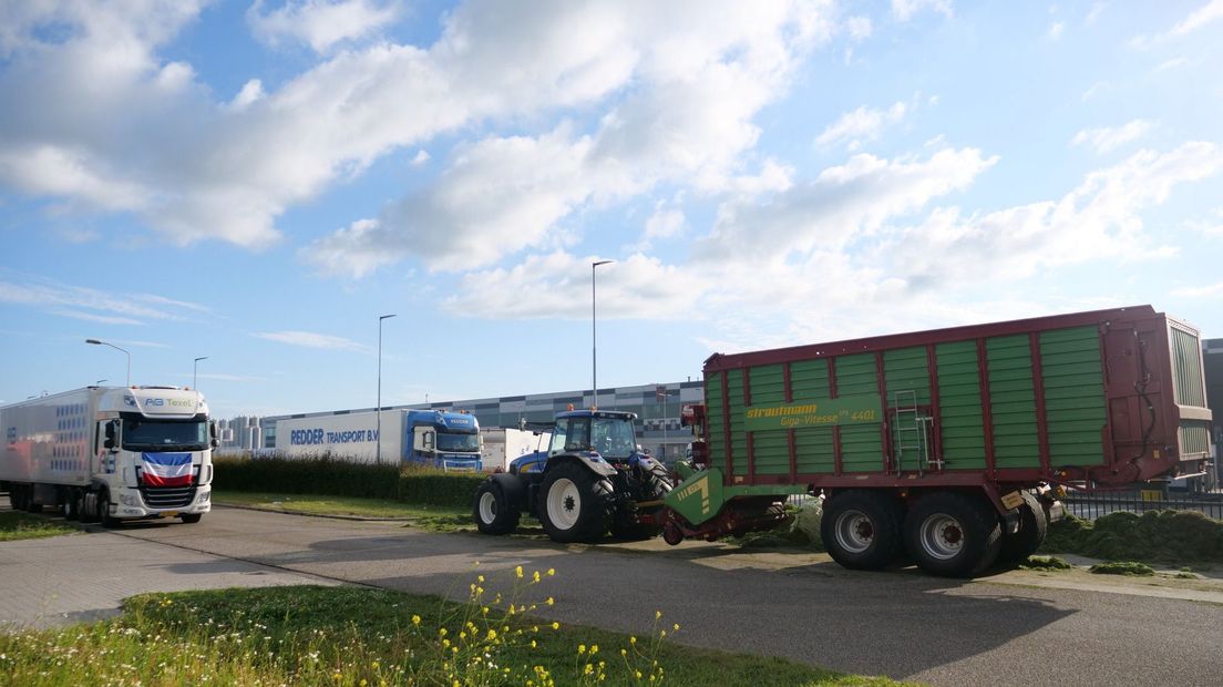 Blokkade by distribúsjesintrum Lidl op It Hearrenfean