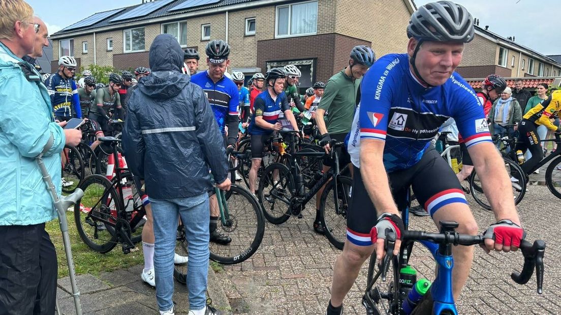 De fytsers binne wer ûnderweis
