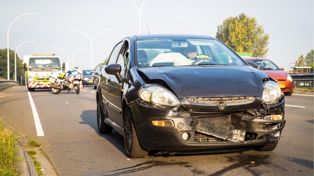 Drie auto's in botsing in Zwolle