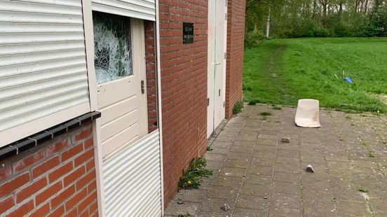 Vandalen vernielen gebouw IJsvereniging Muntendam: 'Dit kost de gemeenschap weer geld'