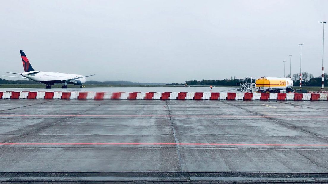 De Boeing 767-400ER op  Groningen Airport Eelde (Rechten: Anita Ploeg)