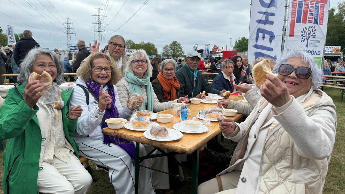 Liveblog: Festivalterrein in Assen stroomt vol, Bovensmilde onthaalt vrijheidslopers