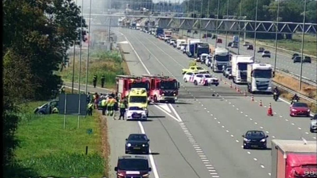 Ongeluk op A1, groot deel van weg voorlopig dicht