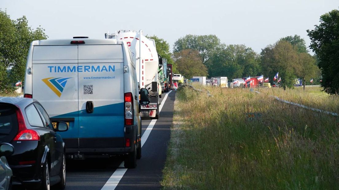 File op N36 na ongeluk bij Diffelen