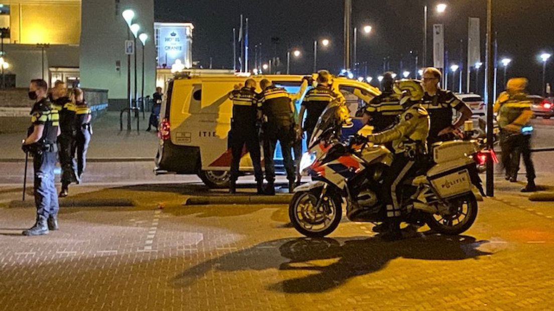 De politie hield twee personen aan