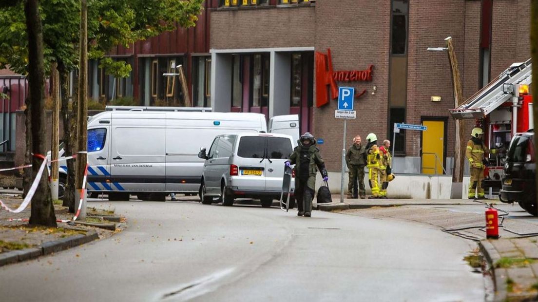 Brandbom aangetroffen tegenover theater in Zutphen.