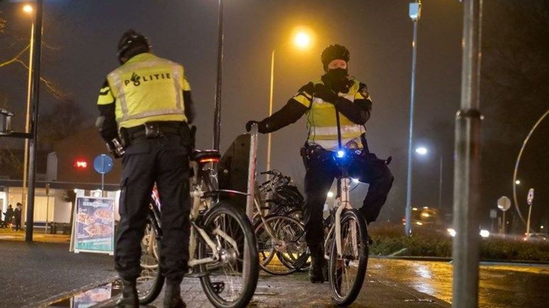 De politie verrichte arrestaties in Harderwijk tijdens het noodbevel.