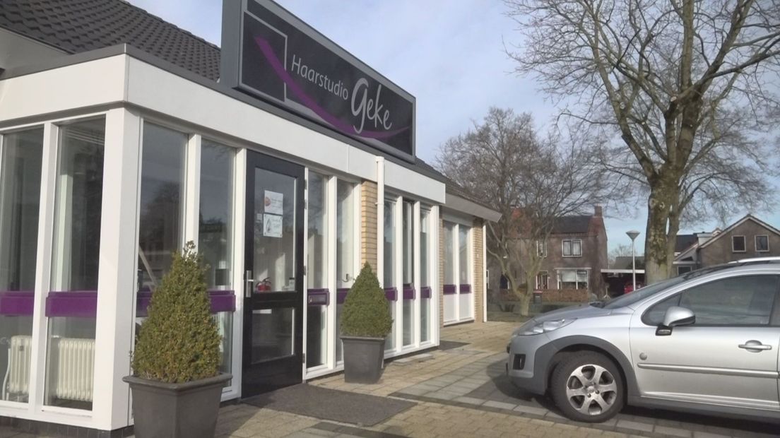 Haarstudio Geke in Nieuwleusen heeft de deuren inmiddels al maanden gesloten