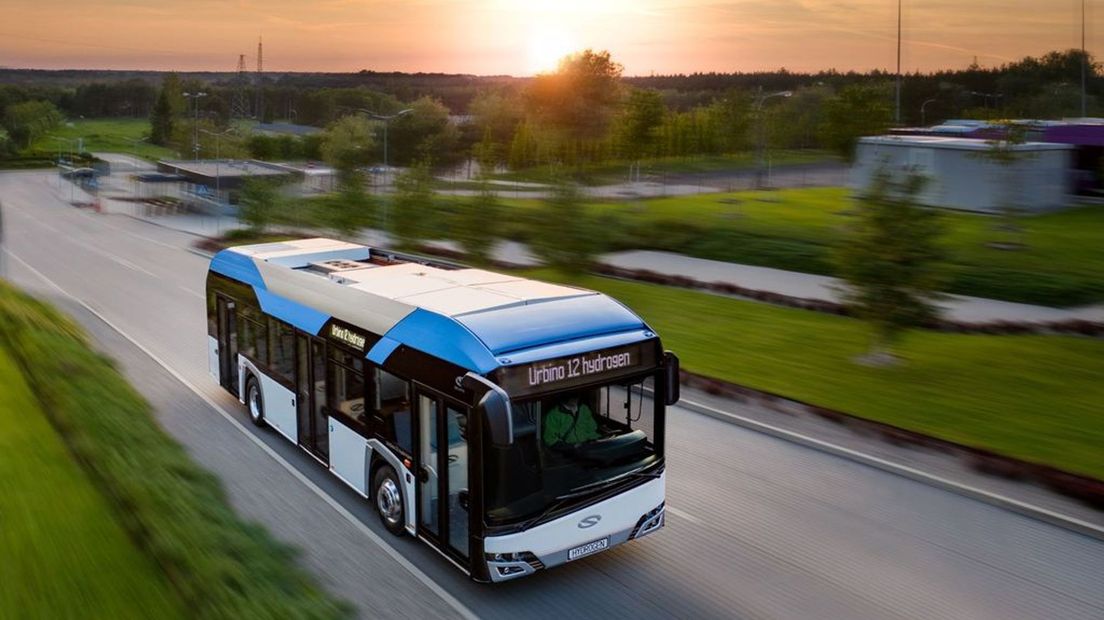Eind 2021 gaan de waterstofbussen de weg op.