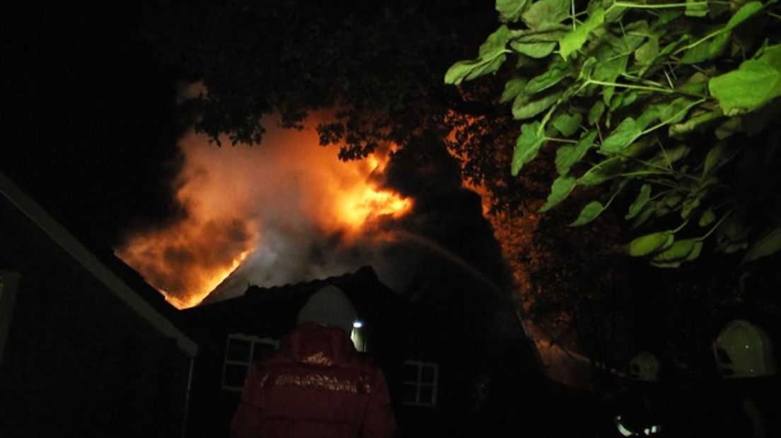 Schuur in Pesse uitgebrand