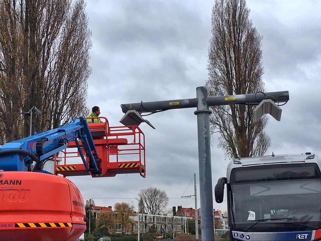 Er wordt nog hard gewerkt aan alle oplaadstations zoals hier aan de Kleiweg