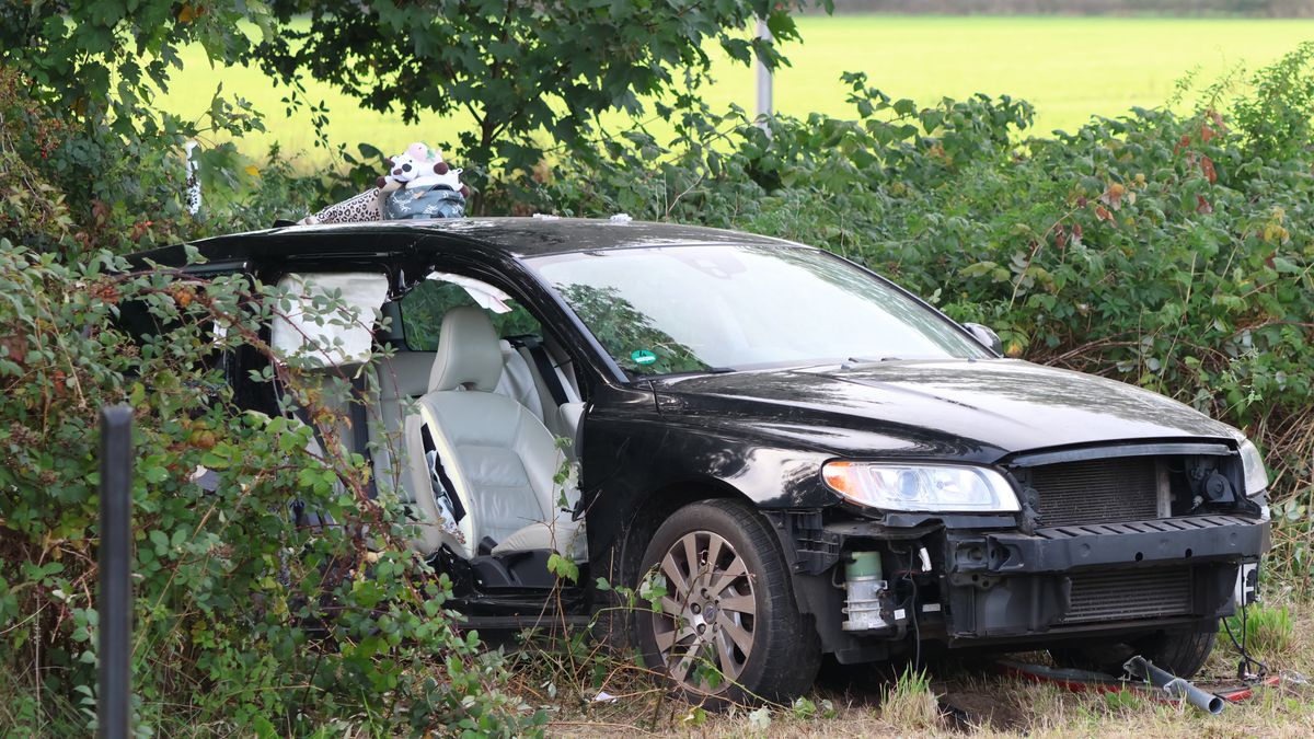 112 Nieuws: Zwaar verkeersongeval in Wilp | Jonge fietser ernstig gewond in Enschede