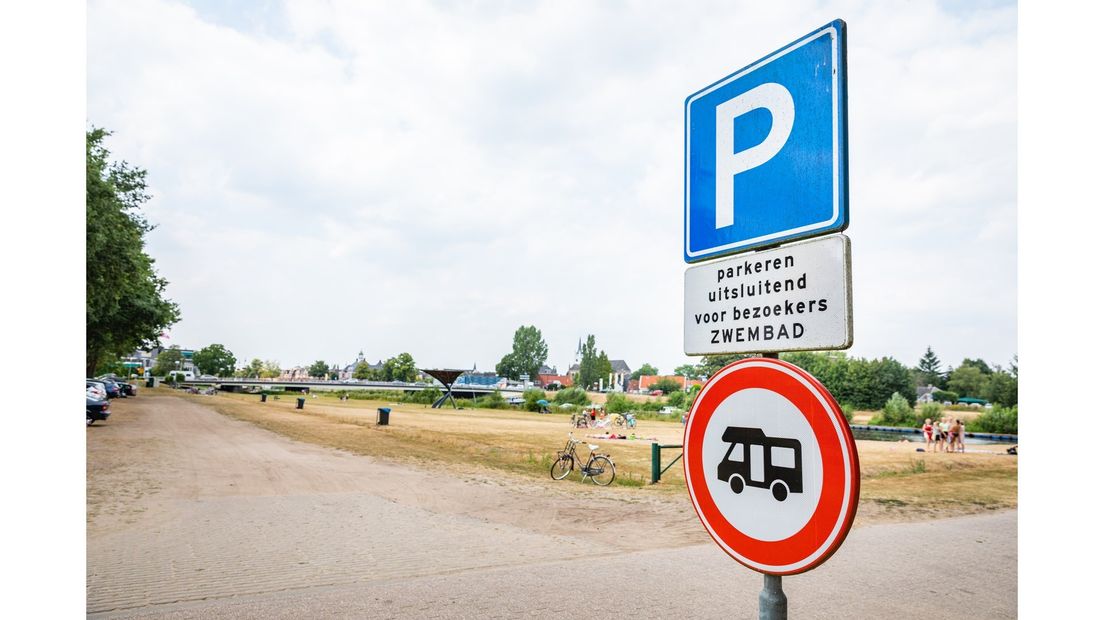 Parkeerverbodsbord niet officieel